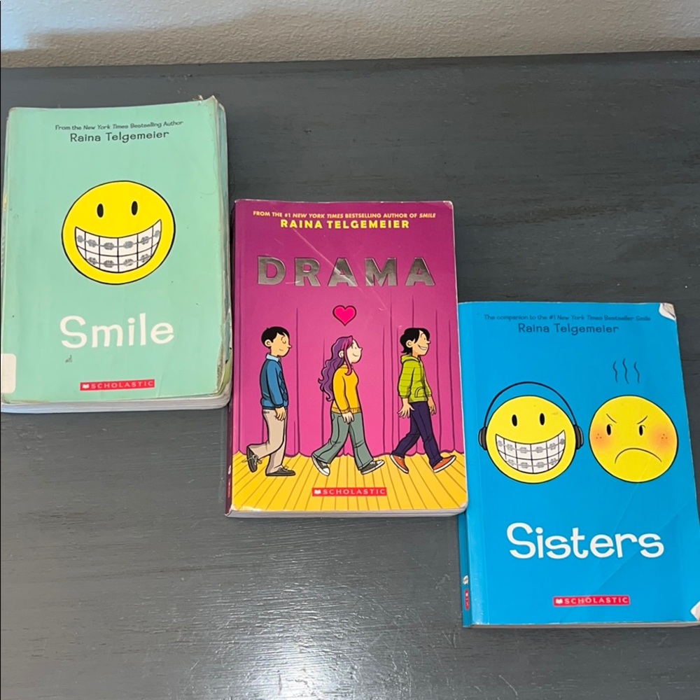 Lot 3 Raina Telgemeier Graphic Novels Smile Sisters Drama Scholastic PB EUC